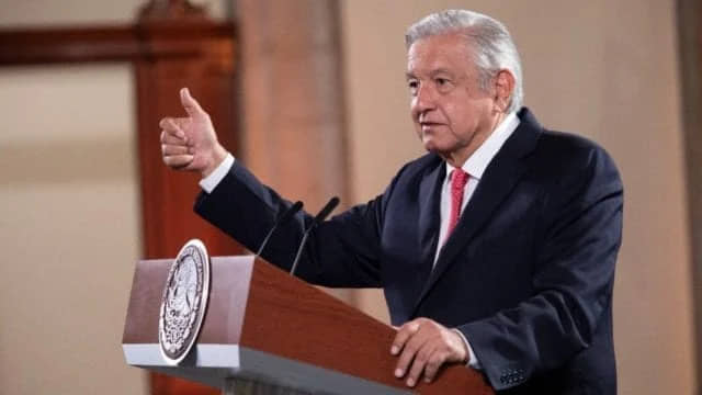 AMLO PROPONE A TRES MUJERES PARA SUSTITUIR A ZALDÍVAR