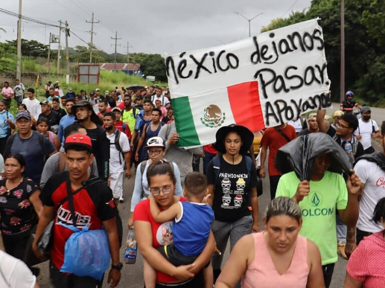 UNOS 7 MIL MIGRANTES SALEN EN CARAVANA DESDE LA FRONTERA SUR DE MÉXICO