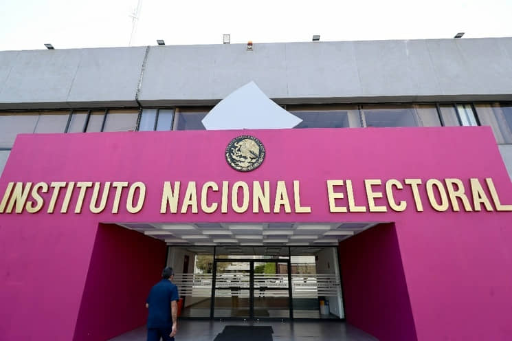 AVALA INE CANDIDATURAS DE GRUPOS VULNERABLES AL SENADO