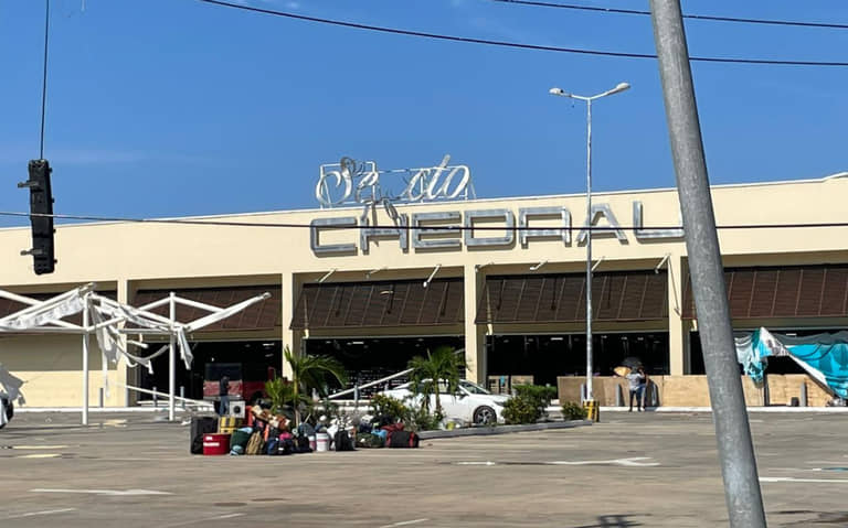 luego de permanecer cerradas desde el impacto del huracán Otis.