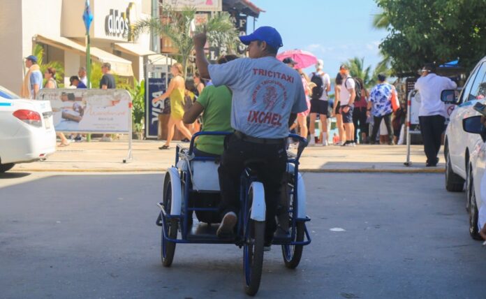 • Convive con socios del sindicato “Ixchel” su aniversario 50, tiempo que han estado al servicio de turistas, visitantes y solidarenses