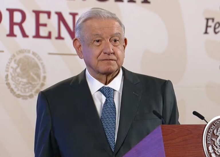 AMLO CELEBRA APOYO DEL PRI A REFORMA DE PENSIONES