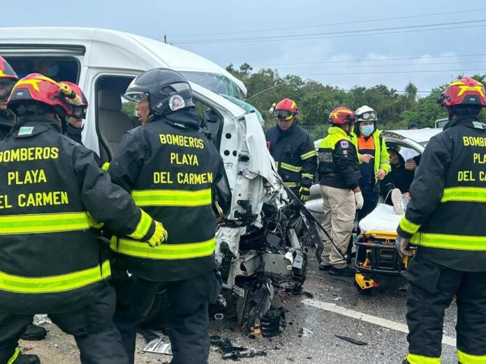 • La Fiscalía General del Estado informa que el dictamen en criminalística de campo y hechos de tránsito, concluye que el responsable del percance es el conductor del vehículo Suzuki Ertiga, en el que viajaban siete argentinos