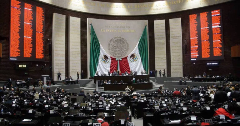 MORENA Y OPOSICIÓN SE CONFRONTAN POR INICIATIVAS EN LA CÁMARA DE DIPUTADOS