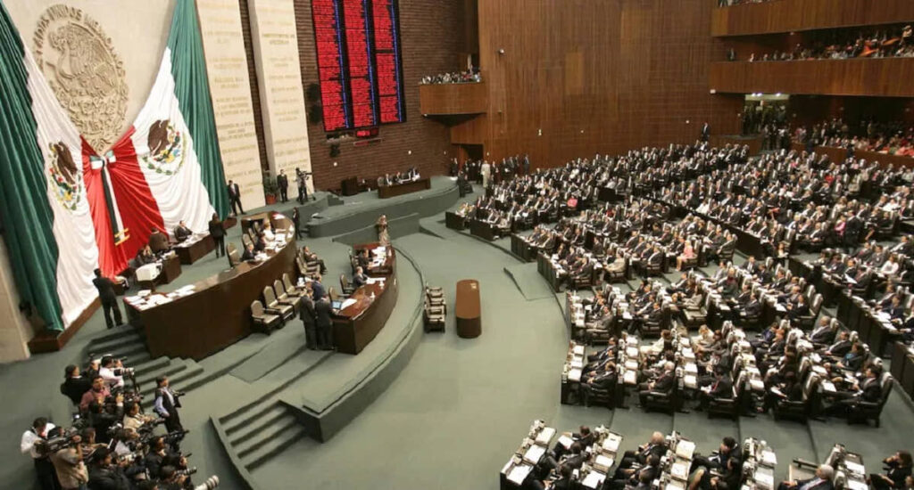 Envía Presidenta iniciativas de reforma al Senado para regular elección de jueces y magistrados