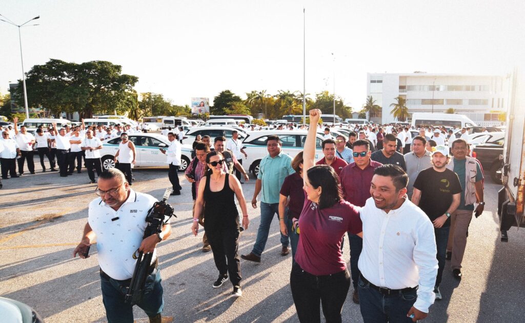 PREVIO A DEBATE, MÁS DE 500 OPERADORES DEL SINDICATO DE TAXISTAS “LÁZARO CÁRDENAS DEL RÍO”, OFRECEN RESPALDO A ESTEFANÍA MERCADO