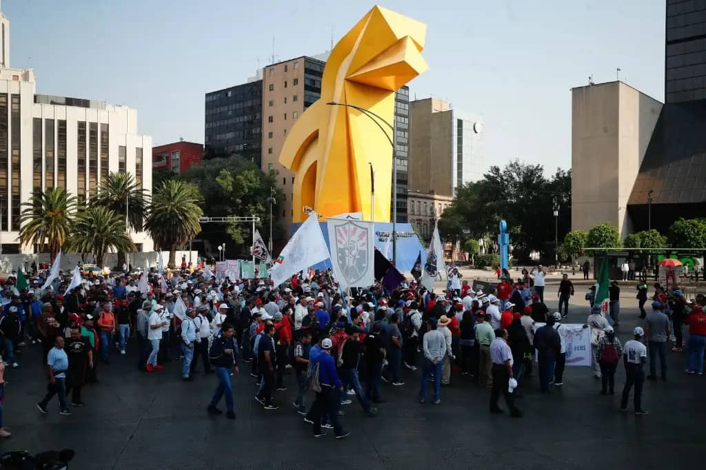 MEJORAS SALARIALES Y CONTRACTUALES, RECLAMO GENERAL EN MARCHA POR EL DÍA DEL TRABAJO