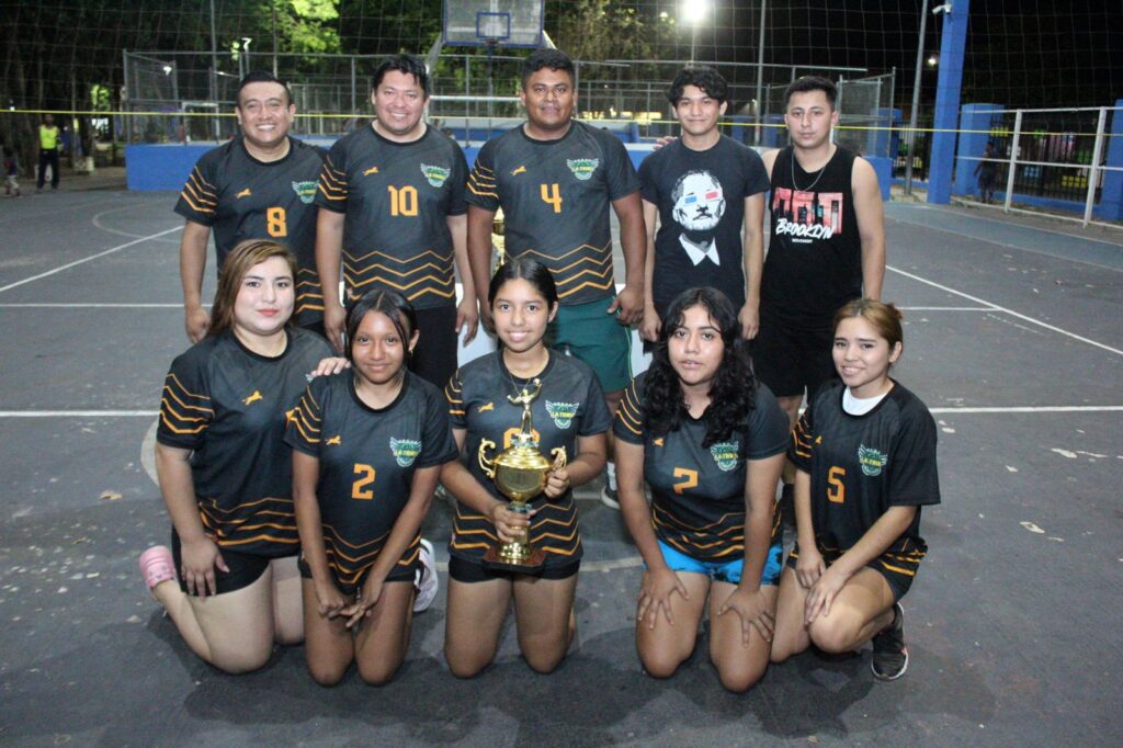 VIPERS CONQUISTAN EL TÍTULO DEL VOLEIBOL MIXTO EN PLAYA DEL CARMEN