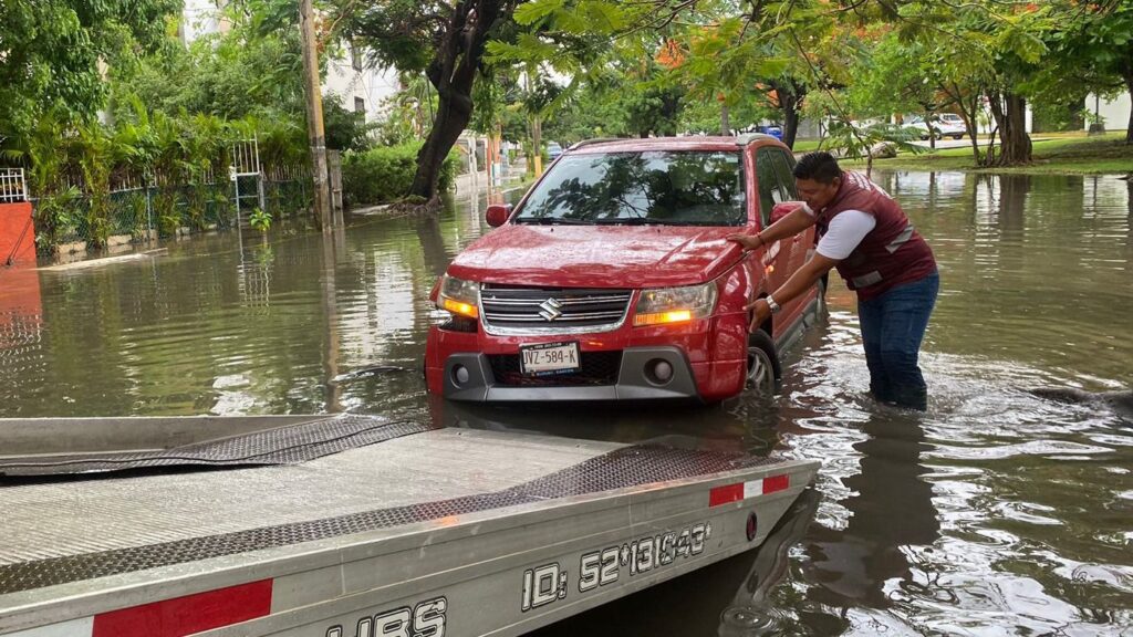 IMPLEMENTA IMOVEQROO OPERATIVO TORMENTA EN APOYO A LA COMUNIDAD EN CANCÚN