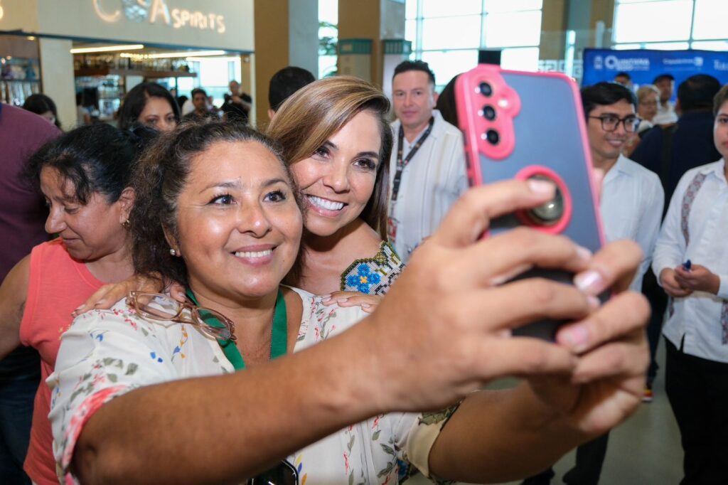 RECIBE MARA LEZAMA PRIMER VUELO DE COPA AIRLINES, CONECTARÁ TULUM CON HUB DE LAS AMÉRICAS, PANAMÁ