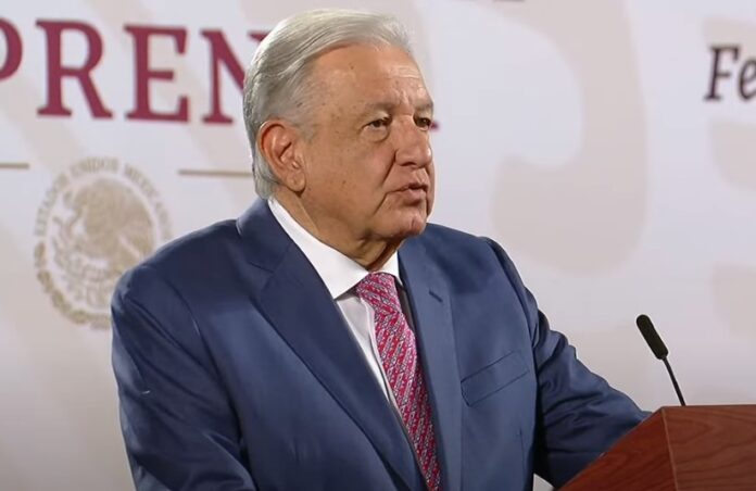 AMLO CONVOCA A MIGRANTES A ABRIR MEDIOS DE COMUNICACIÓN CONTRA DESINFORMACIÓN