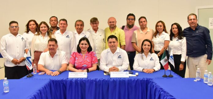 • Se reúne con miembros de la Cámara Nacional de Comercio, Servicios y Turismo de Playa del Carmen (Canaco-Servytur)