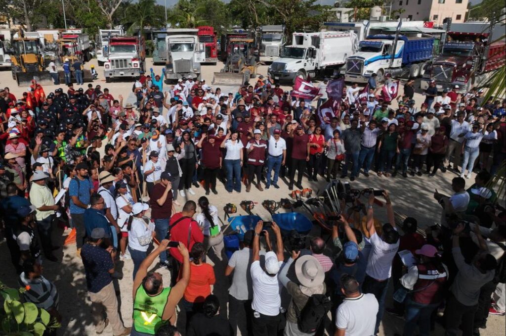 Estefanía Mercado se suma al llamado de la Gobernadora y del Alcalde; participa con su equipo de voluntarios en mega jornada de limpieza en Puerto Aventuras