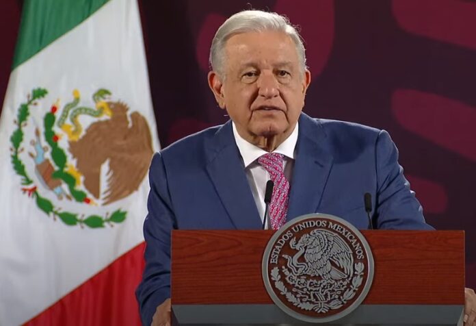 AMLO CONVOCA A MIGRANTES A ABRIR MEDIOS DE COMUNICACIÓN CONTRA DESINFORMACIÓN