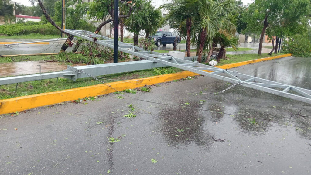 HURACÁN 'BERYL' IMPACTA TULUM, QUINTANA ROO, COMO CATEGORÍA 2