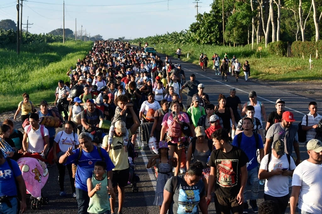 FAMILIAS ENTERAS, EN NUEVA CARAVANA MIGRANTE