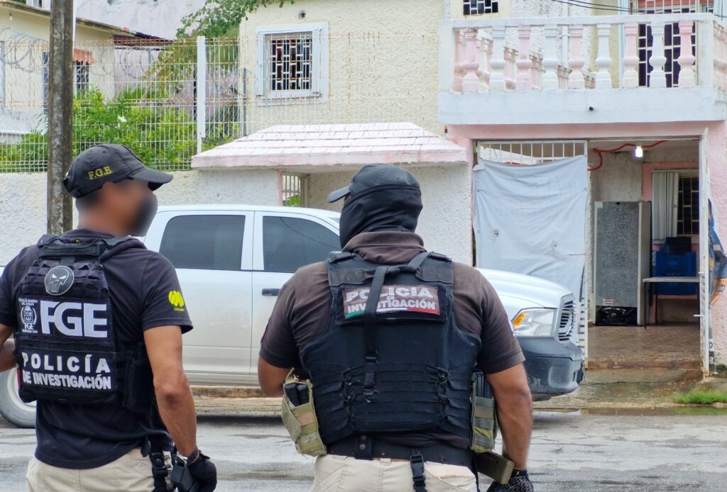 LOGRA FGE RESCATAR A 11 PERSONAS DURANTE UN CATEO A PRESUNTO CENTRO DE ATENCIÓN A LAS ADICCIONES EN OTHÓN P. BLANCO