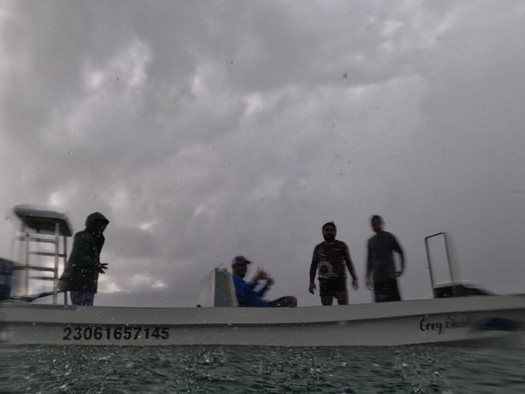 IBANQROO Y PESCADORES EN MONITOREO DE CONECTIVIDAD EN EL ARRECIFE MESOAMERICANO