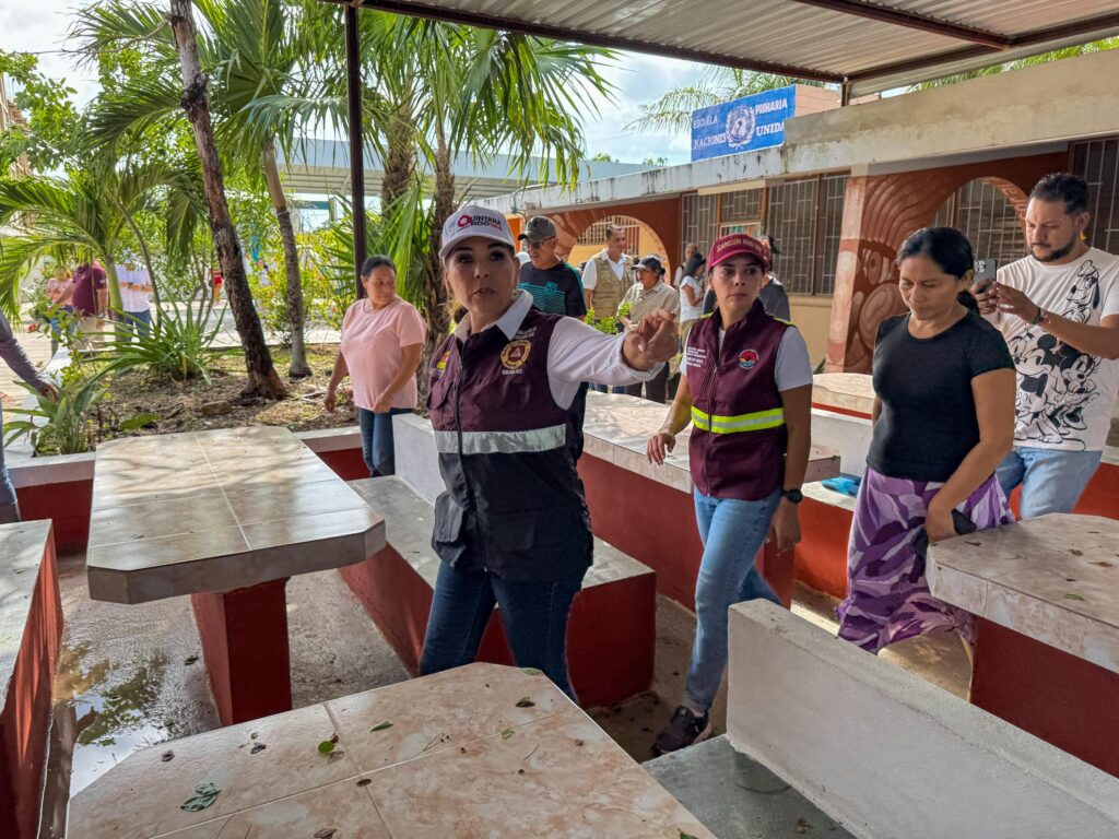 SUPERVISA MARA LEZAMA LA RECUPERACIÓN DE CALLES Y ENTREGA APOYOS TRAS TORMENTA “HELENE”