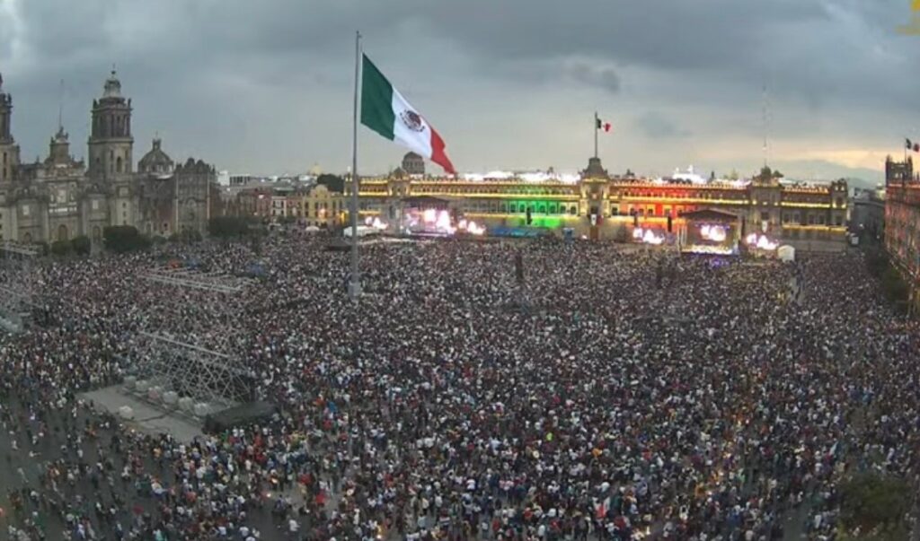 AMLO CELEBRA SU ÚLTIMA NOCHE PATRIÓTICA EN EL ZÓCALO