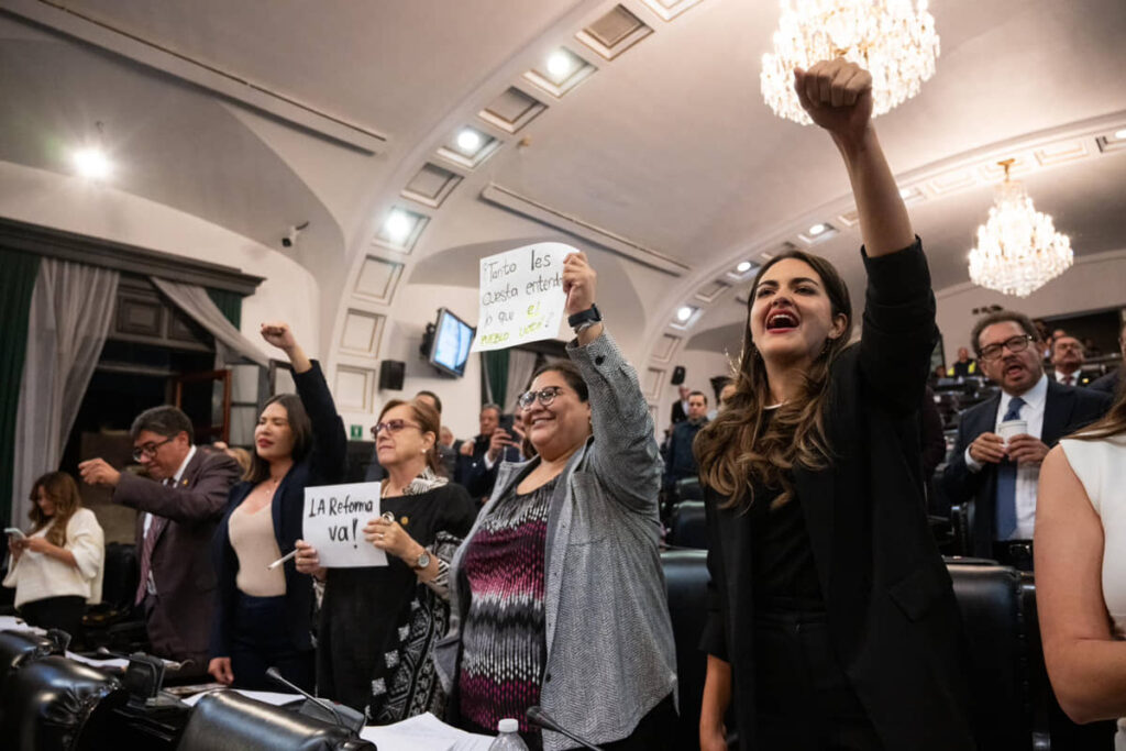 MORENA ASEGURA QUE CONGRESOS LOCALES AVALARÁN LA REFORMA AL PODER JUDICIAL ESTE MES