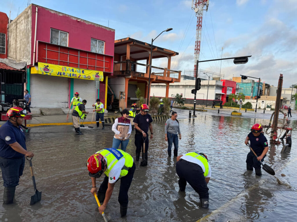 ESTEFANÍA MERCADO ATIENDE LAS ZONAS AFECTADAS DE VILLAS DEL SOL TRAS EL PASO DE “SARA”