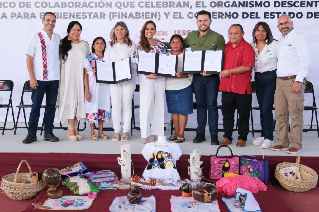 Quintana Roo, pionero en apoyo financiero a mujeres indígenas y afromexicanas artesanas