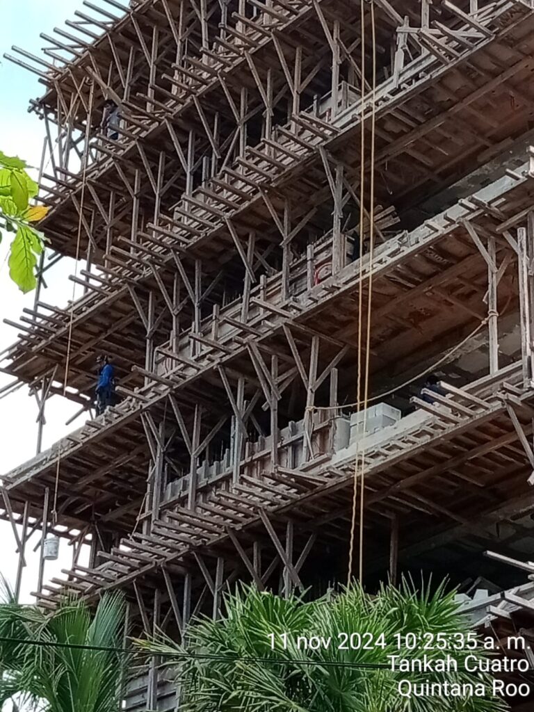 IMPARABLE CONSTRUCCIÓN EN BAHÍA SOLIMÁN, TULUM, PESE A ESTAR SIN PERMISOS