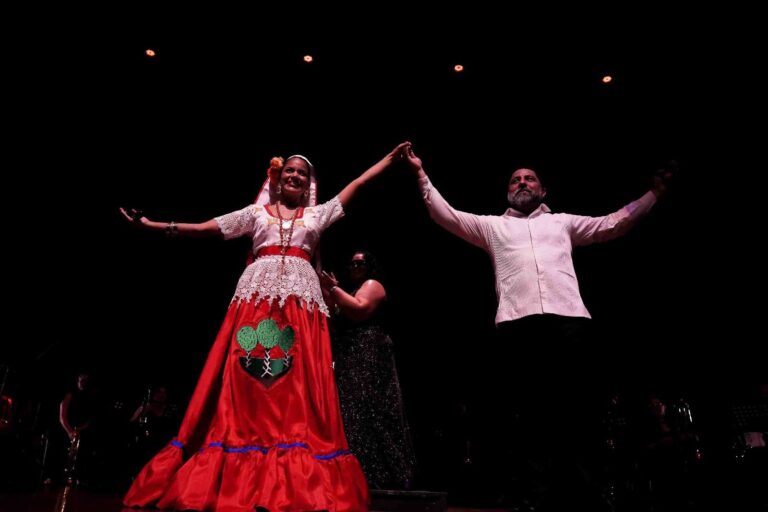 GRAN DEBUT DE LA ORQUESTA TÍPICA DE PLAYA DEL CARMEN