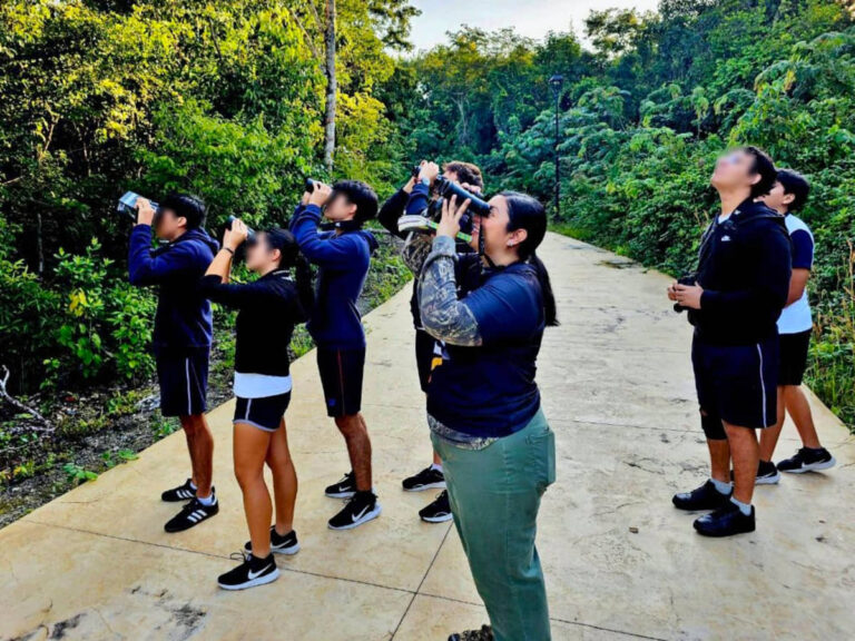 PARTICIPAN ESTUDIANTES EN ACTIVIDAD DE OBSERVACIÓN DE AVES EN COZUMEL