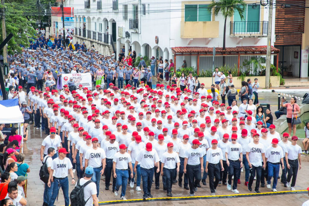 MILES DE SOLIDARENSES DESFILAN PARA CONMEMORAR EL 114 ANIVERSARIO DEL INICIO DE LA REVOLUCIÓN MEXICANA