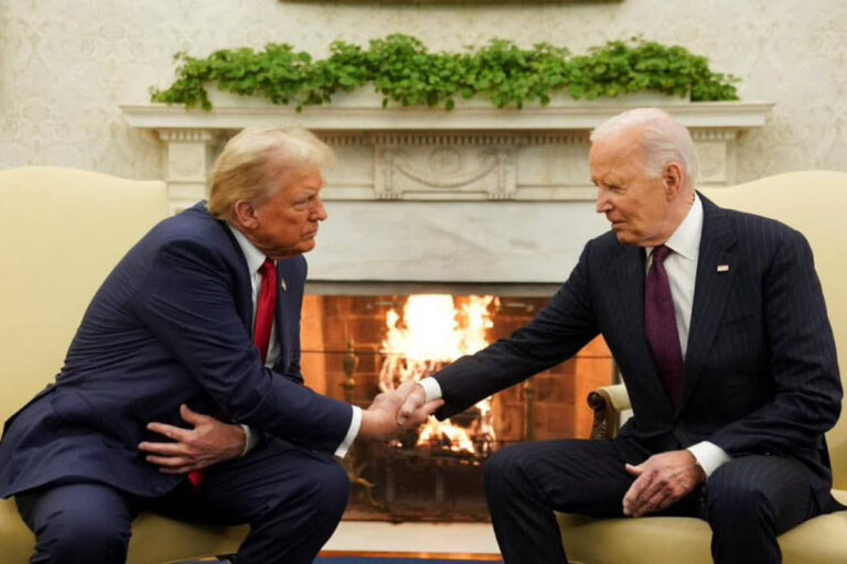 JOE BIDEN Y DONALD TRUMP SE REÚNEN EN EL SALÓN OVAL Y ACUERDAN UNA TRANSICIÓN PACÍFICA